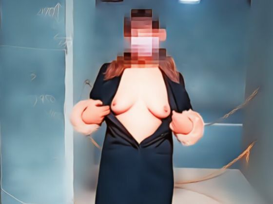 【野外】田舎のバイパス沿いで露出を楽しんでいるカップル(moon chair) [d_301234]