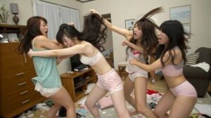 女同士の喧嘩は美しい キャットファイト Catfight レズビアン レズビアンバトル 百合 AI写真集、AI動画集  2(CFAIC) [d_553284]