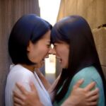 （ボイス有り）壁に挟まれ身動きが取れない中で鼻と鼻がぶつかって言い争いになるふたり。(あいろこーぷ) [d_753275]