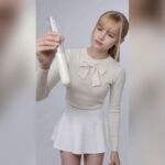 【AI生成作品part3.4】 ザーメンを観察し試飲する白人女子大生アンナちゃんとフリーおっぱい美女(tisAI) [d_768937]