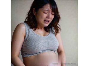 【AI生成】ぽっちゃり妻の難産 ロング版（約2分37秒）(ウブミア) [d_793117]