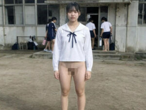 【性奴●の日】先生たちに家畜扱いされる女子校生(ミクの妄想世界) [d_798881]